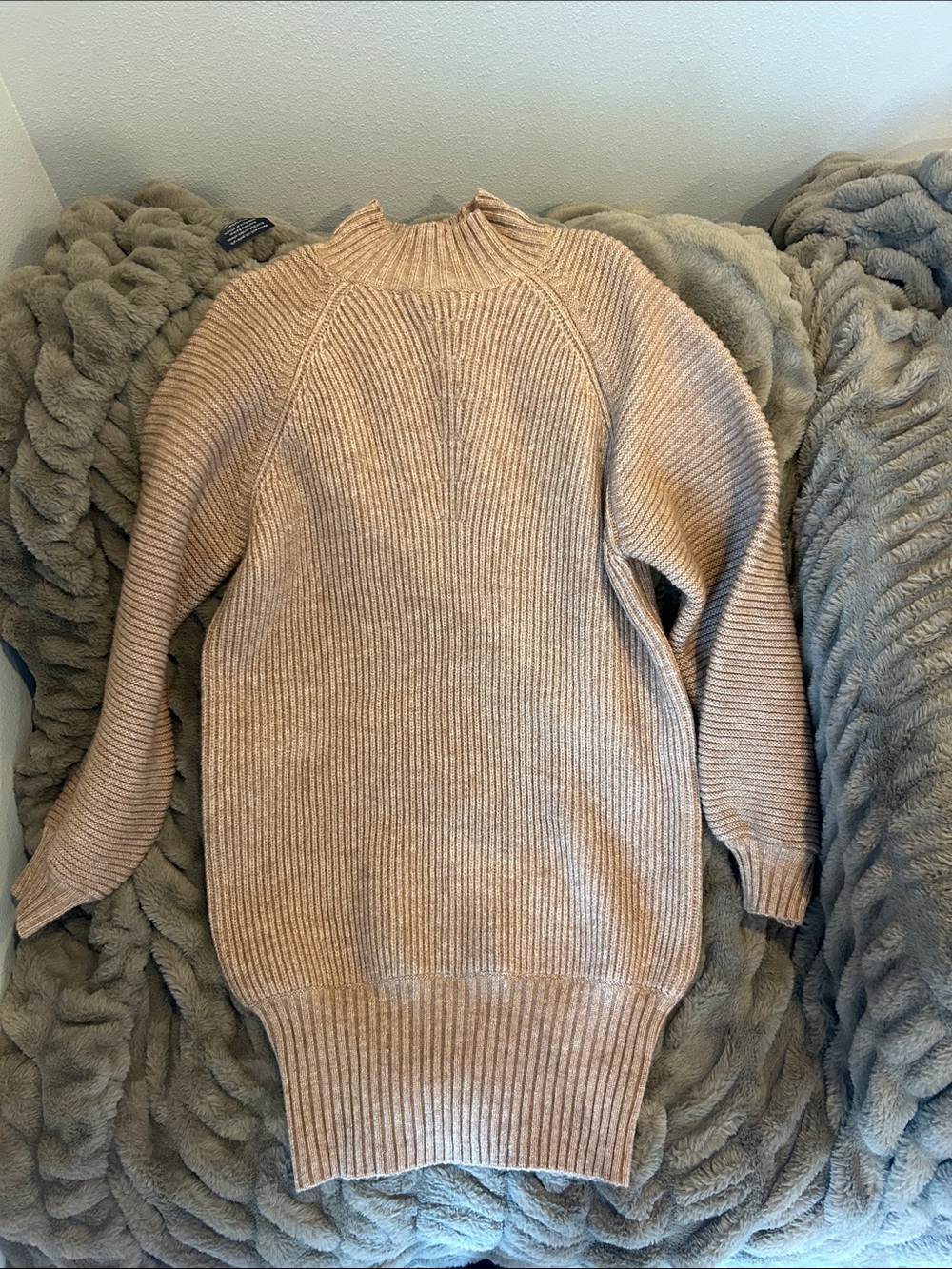 Le Lis Ribbed Cowl Turtleneck Sweater - Tan